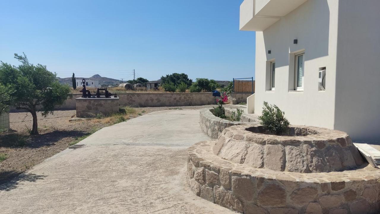 Theasis Apartments Адамас Екстер'єр фото